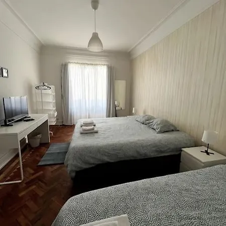 Privada 3 Grande Con Balcon * Lisbona