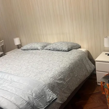 Privada 3 Grande Con Balcon Lisbona