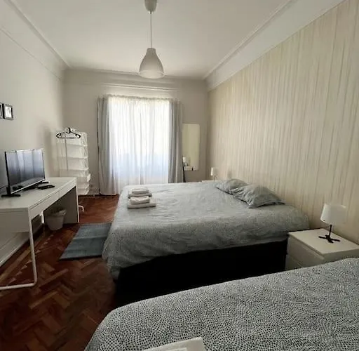 Privada 3 Grande Con Balcon * Lisbon